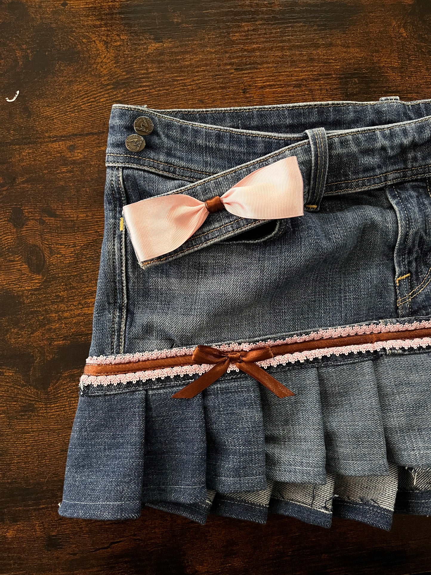PLEATED DENIM SKIRT