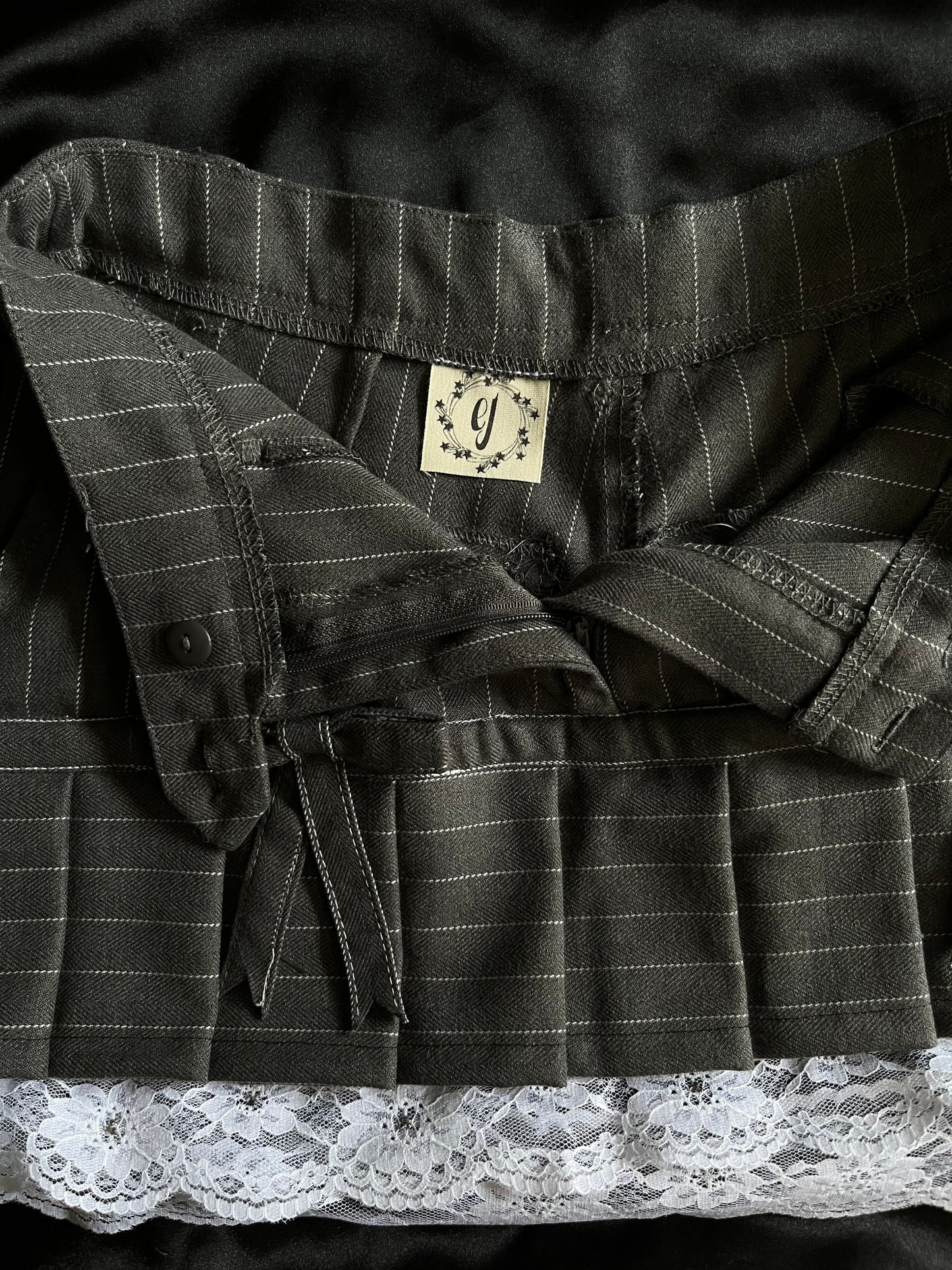 1 of 1 ‘HEATHER’ mini skirt